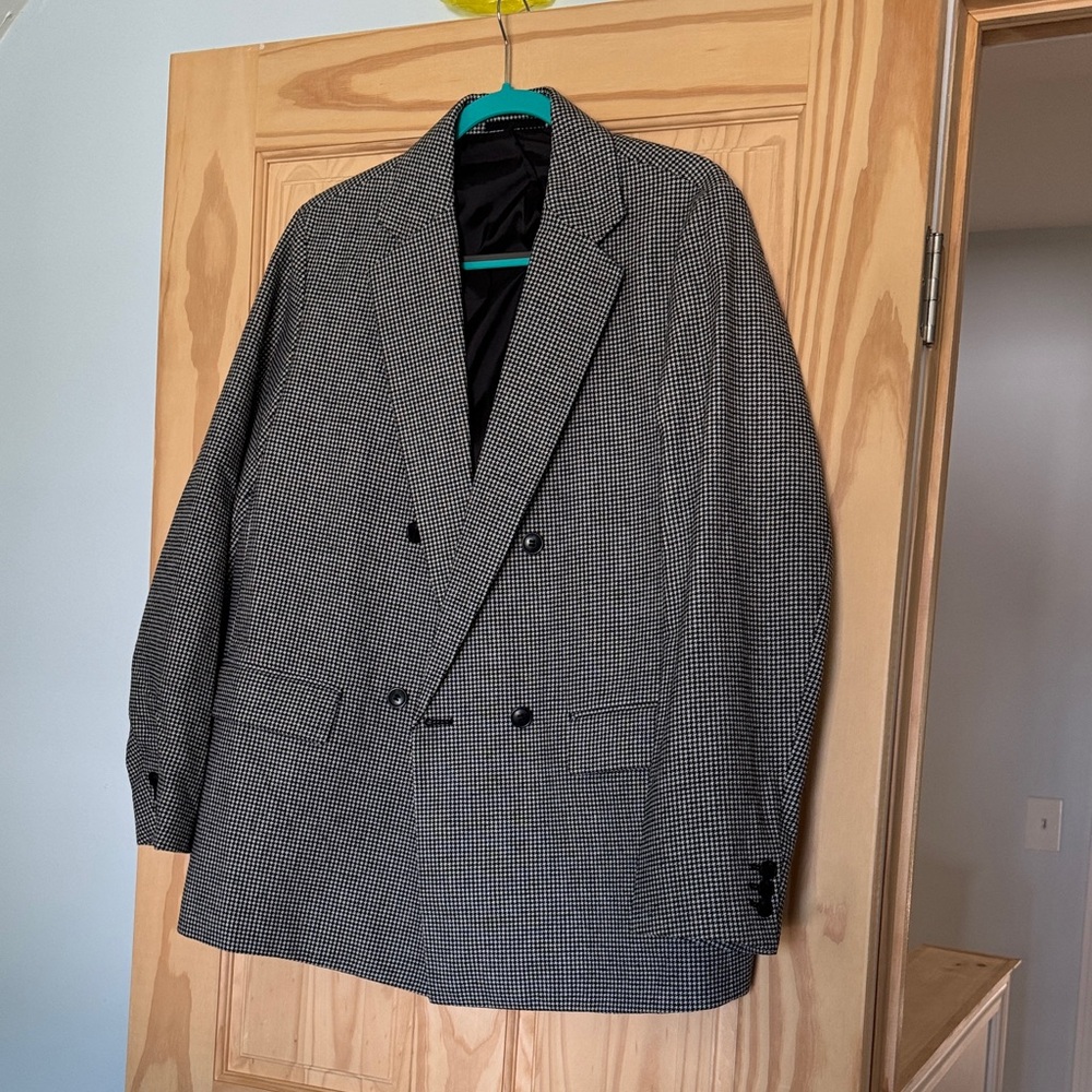 Uniqlo Black and White Checkered Blazer